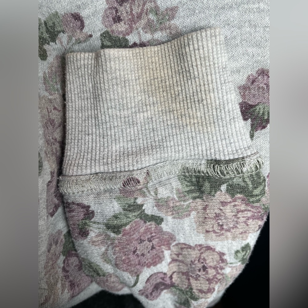 Cold shoulder top - Picture 6 of 6